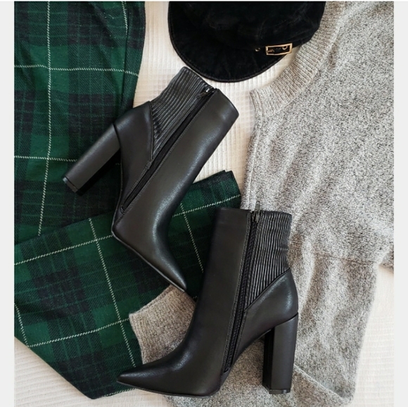 🆕️Apple Picking Collection// Black bootie - Picture 6 of 7